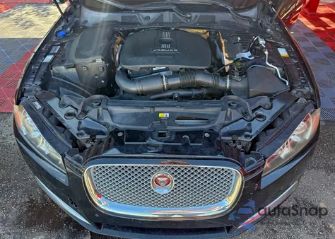 2015 Jaguar Xf 2.0T Premium z USA, uszkodzony, nr VIN SAJWA0FS8FPU86557